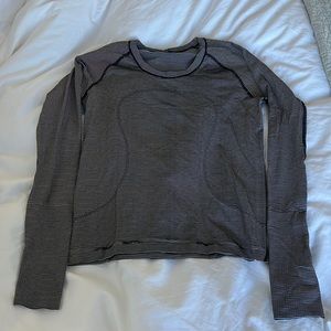 Lululemon swiftly size 10. Cropped.